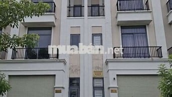Bán gấp nhà 1 trệt 2 lầu_ Cách Hóc Môn 2km _ Ở hoặc cho thuê