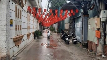 Bán nhà 2tầng tại ngách 50 ngõ 310 nghi tàm . Trung tâm phường hồng hà