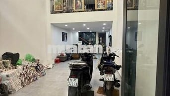 nhà hẻm xe hơi đường trịnh đình trọng DT 4x22 đúc 1 trệt 1 lửng 2L ST