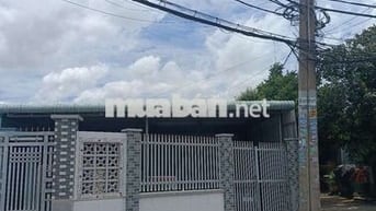 Bán nhà cấp 4 mặt tiền trung Mỹ Tây