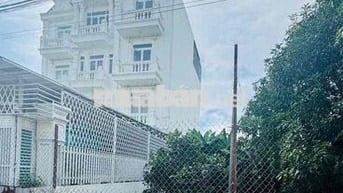 chính chủ bán lô đất dt 200 m ngang 7,5 m cách siêu thị go tầm 400 m