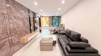 Tập thể 150m2 phố Đào Tấn nhà đẹp lô góc 3 ngủ 3 thoáng sổ đỏ gần cv