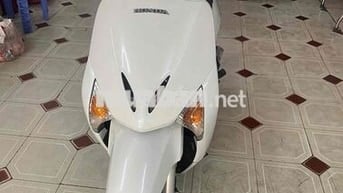 xe Lead đá chống tắt máy