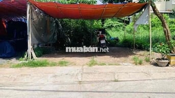 NHÀ 2 LẦU HXH SÁT MT LÊ VĂN LƯƠNG DSH CHỦ GỐC KÝ