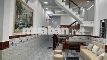nhà trệt 2 lầu 4 pn  3 wc đg ce hơim