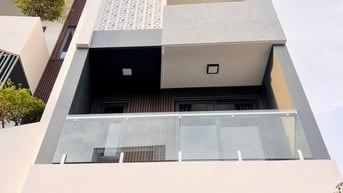 NHÀ MỚI 4Tầng MTKD gần CHỢ, TRƯỜNG khu CAO TẦNG