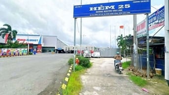 Nhà trệt lầu mới 3 phòng ngủ cặp bên siêu thị mega giá 2,09 tỷ
