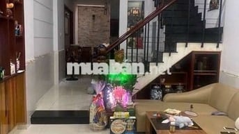 Nhà Gò Vấp trong khu Cao Cấp, Rất Xanh Mát, 72M2, Xe hơi vào nhà