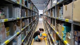 CẦN GẤP 3 BẠN LÀM VIỆC TẠI CỬA HÀNG 