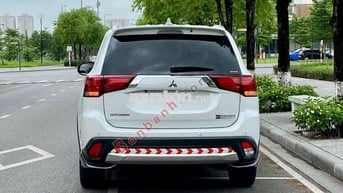 Mitsubishi Outlander 2.4 premium bản đặc biệt