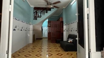 Bán gấp nhà gần MT đường – Trần Đình Xu, Q.1. Gần bộ CA