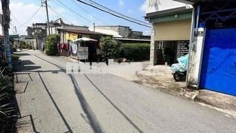 Nhà mặt tiền 80m2, 2 phòng ngủ, đường Tân Thới Nhì 28, Hóc Môn