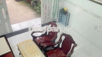 Nhà mới có sân ô tô đậu 2pn mặt tiền đs93