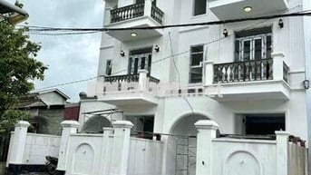 Nhà 3 tầng Lại Thế đường Diệu Quang full nội thất giá chỉ 3,68 tỷ