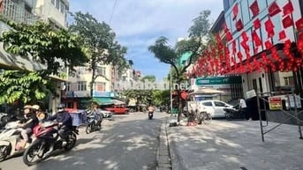 Tôi cần bán nhà 6tầng full nội thất, nhà mặt ngõ ô tô chánh đỗ kinh D.