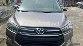 Cần bán Toyota Innova E 2017 Nâu