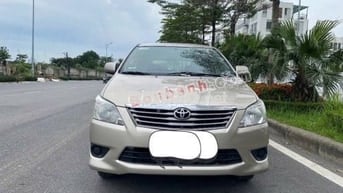 Toyota Innova 2.0E 2012