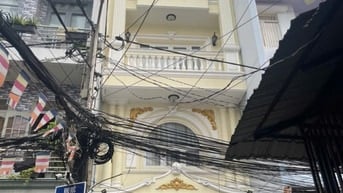  Bán nhà đường số P4.Q4.dt:4x10m,giá:8.4tỷ(3 lầu)