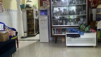 Nhà cấp 4 ngang lớn, Lâm Văn Bền, DT 6,6x9m