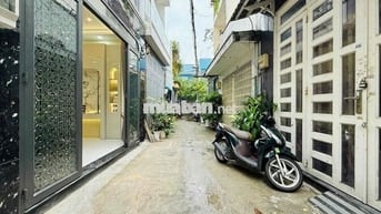 nhà mới xáy nở hậu nhẹ tặng nội thất cao cấp