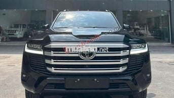 Land Cruiser LC300 sẵn xe - Giao Ngay