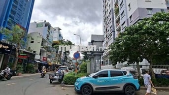 3 tầng MẶT TIỀN ĐƯỜNG ngã 4 Nguyễn Thông ra CMT8 Q3
3 tầng ngang 7met