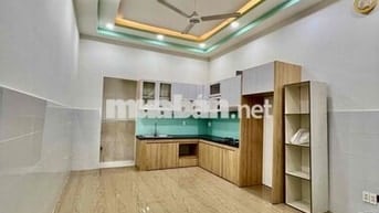 Nhà Mới Sạch Sẻ DT 240m2 1Trệt 3Lầu 6Pn 4Wc Sân Ôtô Đậu Nhà Hẻm Tải
