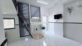 *** 2 phòng Duplex bancol và cửa sổ thoáng - Trống sẵn ở liền