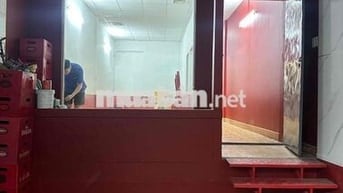 Mình cần share mặt bằng trống lầu 1 lối đi chung có ban công rộng