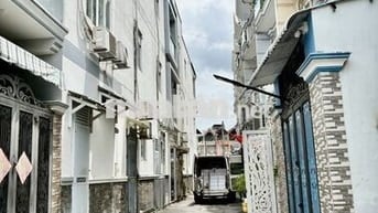 NHÀ ĐẸP Ở NGAY – HẺM XE HƠI – GẦN ĐH CÔNG NGHỆ SG - CAO LỖ PHƯỜNG 4-Q8