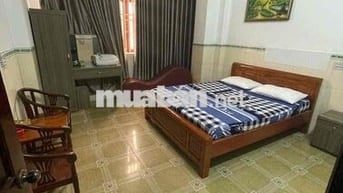 1 phòng 2 người . và một phòng 3 người