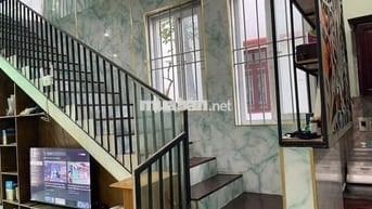 Bán nhà mặt tiền kẹp kiệt Nguyễn Xuân Hữu 64m2,2 pn,2 WC,sân thượng