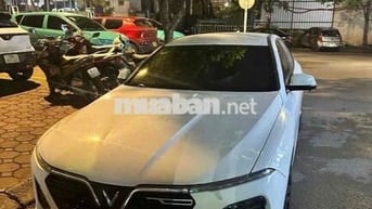 VinFast Lux A2.0 2022 bản Plus - 14900 km