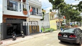NHÀ Ở NGAY 2 LẦU, SÂN THƯỢNG  ( 4.1 x 20 ), PN TRỆT, GARA, 4 ĐỒNG TL