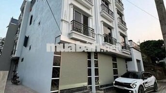 Nhà 4T*32m2 Mặt trục đường chính ô tô tránh,gần trường học.Giá 3,05 tỷ