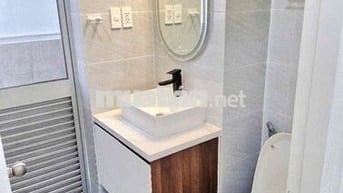bán Gấp giá rẻ nhà mới decor mới