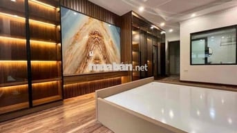 CẮT LỖ BÁN GẤP NHÀ LẠC LONG QUÂN THANG MÁY 62M GIÁ 12.9 TỶ