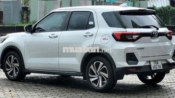 Toyota Raize 2024 - 8000 km