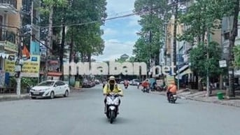 Nhà bán. Mặt tiền đường Ký Con, phường Nguyễn Thái Bình, quận 1.