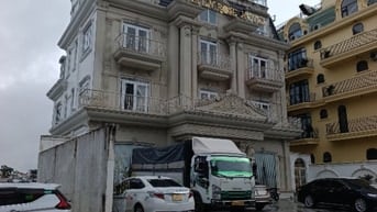 Lao động phổ thông thợ hồ xây tường lát gạch sơn dầu sắt