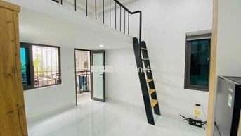 Phòng có gác 30m2, cửa sổ trời, Ngã Tư Hàng Xanh, gần đh FTU, GTVT