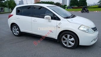Gia đình bán Nissan Tiida số tự động