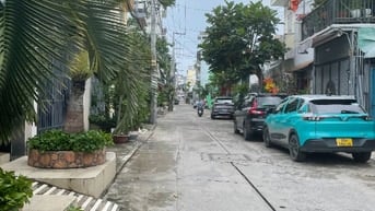 BÁN NHÀ ,hẻm 8m2, đường gò ô môi ,Q7 –dt- 4x20  Đúc trệt 2 lầu + st