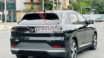 VinFast VF8 Eco 2v