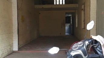 Cho thưe nhà mặt đường Thiên Lôi  giá 4 triệu/ thàng
