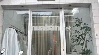 TÂN BÌNH 4 PHÒNG KD TU DO ( SÁT MẶT TIỀN )