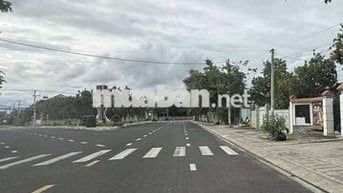 Cần bán lô đất mặt tiền lớn thích hợp đầu tư