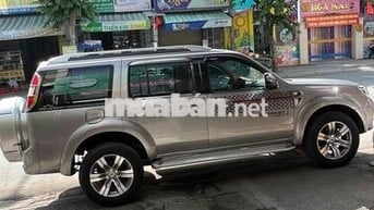 Ford Everest 2010 2.5L 4x4 MT - 130000 km