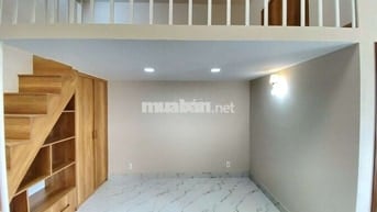 phòng ngủ duplex cao cấp - cửa sổ rộng rãi ngay trung tâm Quận 10,