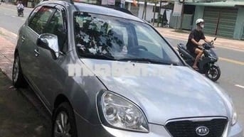 Kia Carens 2011 SX 2.0 AT - 130000 km